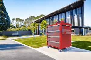 在自动化生产线中,RFID智能工具车如何确保工具的... 在自动化生产线中,RFID智能工具车如何确保工具的...