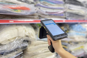 从手持终端到智能货架,RFID设备如何协同工作 从手持终端到智能货架,RFID设备如何协同工作