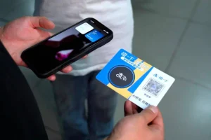 识别用于非接触支付的RFID和NFC卡？