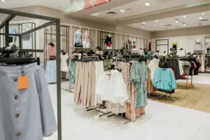 服装库存管理中的RFID识别：WMS在现代时尚仓库中的...